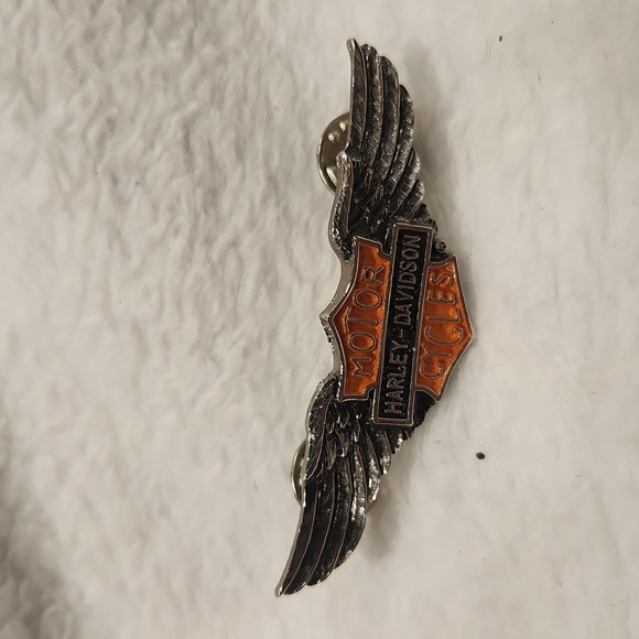 Harley Davison set of 3 collectors pins - Picture 3 of 8